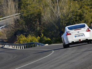 安卓汽车 跑车 超跑 尼桑手机壁纸