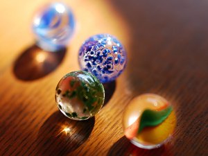 安卓小清新 静物写真 玻璃球手机壁纸