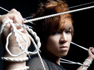安卓男明星 日韩 申秀铉 组合 U-KISS手机壁纸