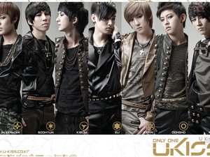 安卓男明星 日韩 组合 U-KISS手机壁纸