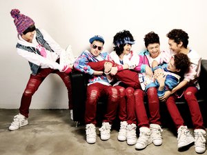 安卓男明星 日韩 组合 U-KISS手机壁纸