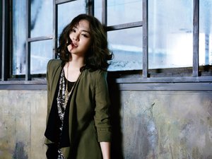安卓女明星 日韩 李泈熹 美女手机壁纸