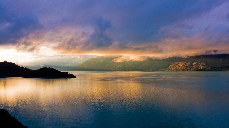 湖面 湖水 风景 风光 美景 旅游 自然